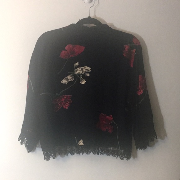 Vintage lace floral print button blouse - Picture 4 of 4